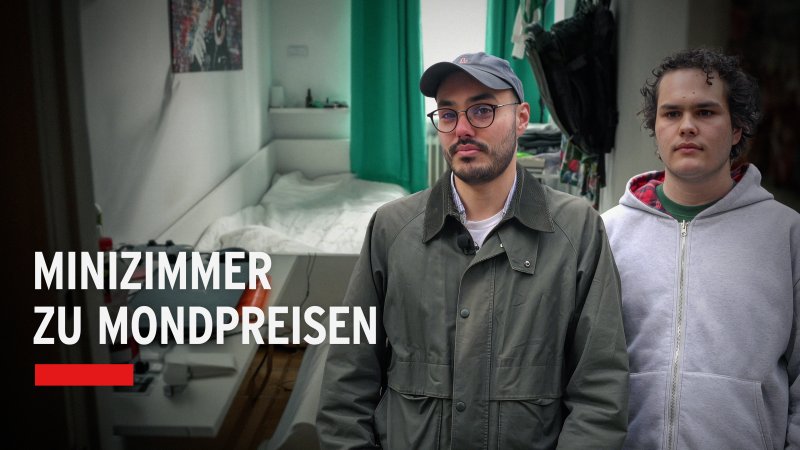 Collage: Zwei junge Männer, im Hintergrund ein kleines Zimmer mit Bett und Schreibtisch | Bild: rbb